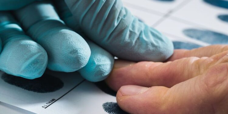 Impronte digitali: nuova scoperta rivoluziona la medicina legale