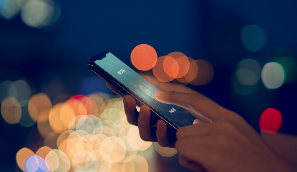 Privacy a rischio a causa dei sensori di luce degli smartphone