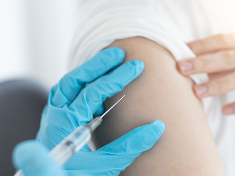 Vaccini, infettivologi: “Italia indietro rispetto all’Europa”