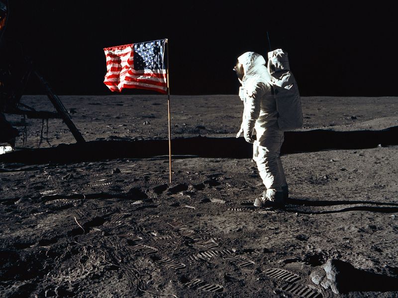 Luna, scoperte grotte ideali per future colonie umane